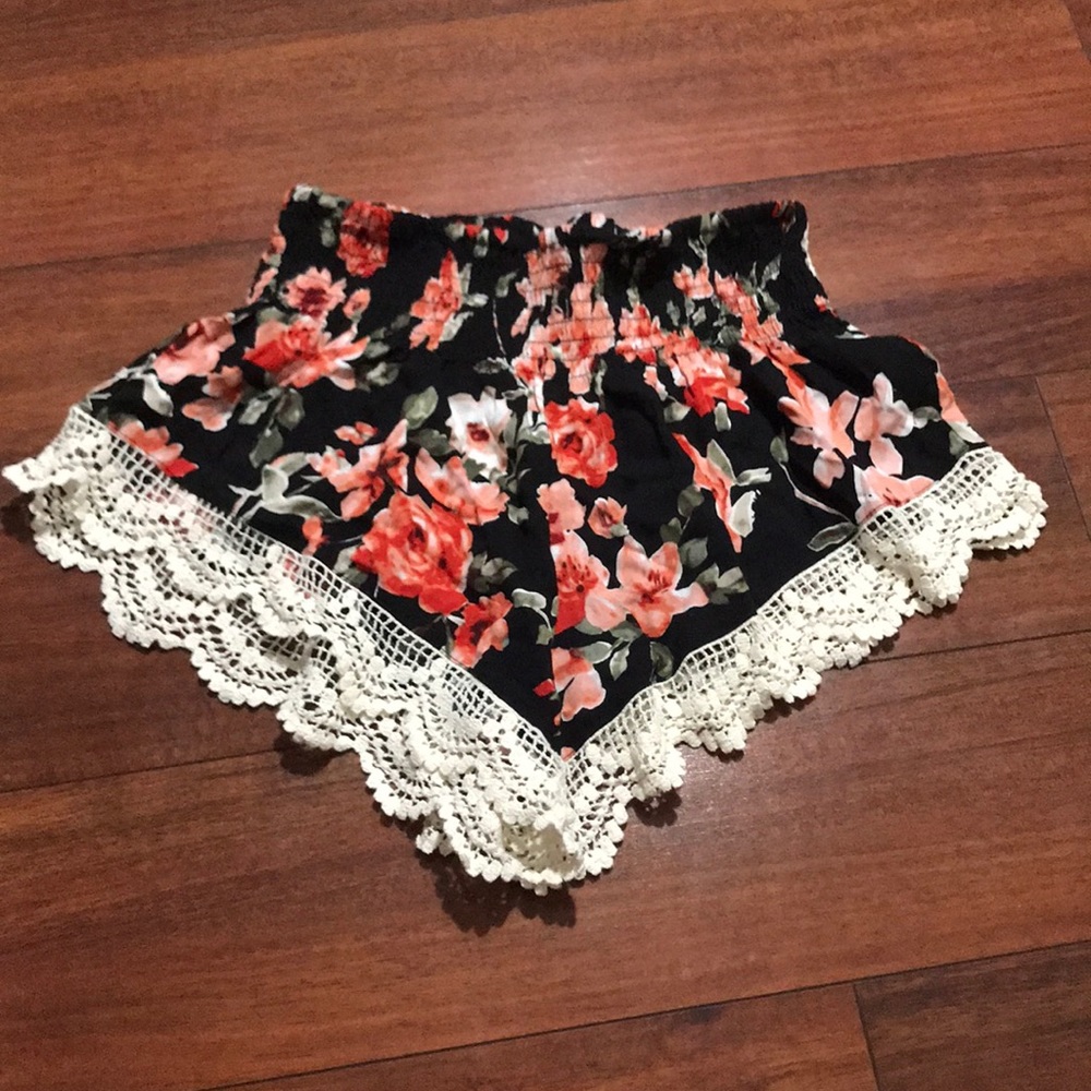 Floral shorts - forever 21